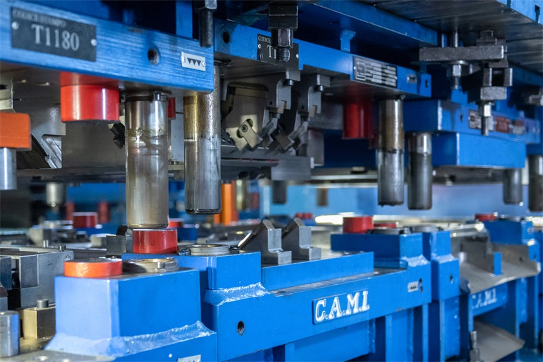 Stampaggio di acciaio inox, lamiere e metalli Stampaggio acciaio inox, lamiere e metalli