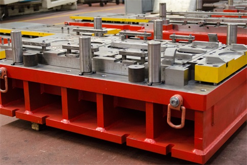 Costruzione di stampi in acciaio inox e lamiere Costruzione stampi acciaio inox e lamiere